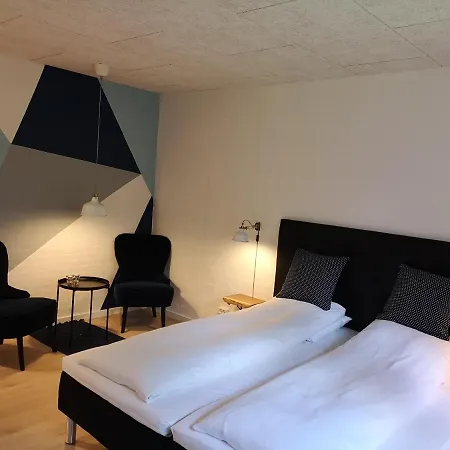 Sdr. & Mini-hôtel 3*