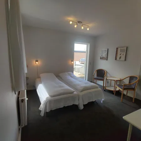 Sdr. & Mini-hôtel 3*